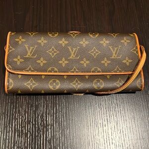 Louis Vuitton Pochette Twin GM Clutch